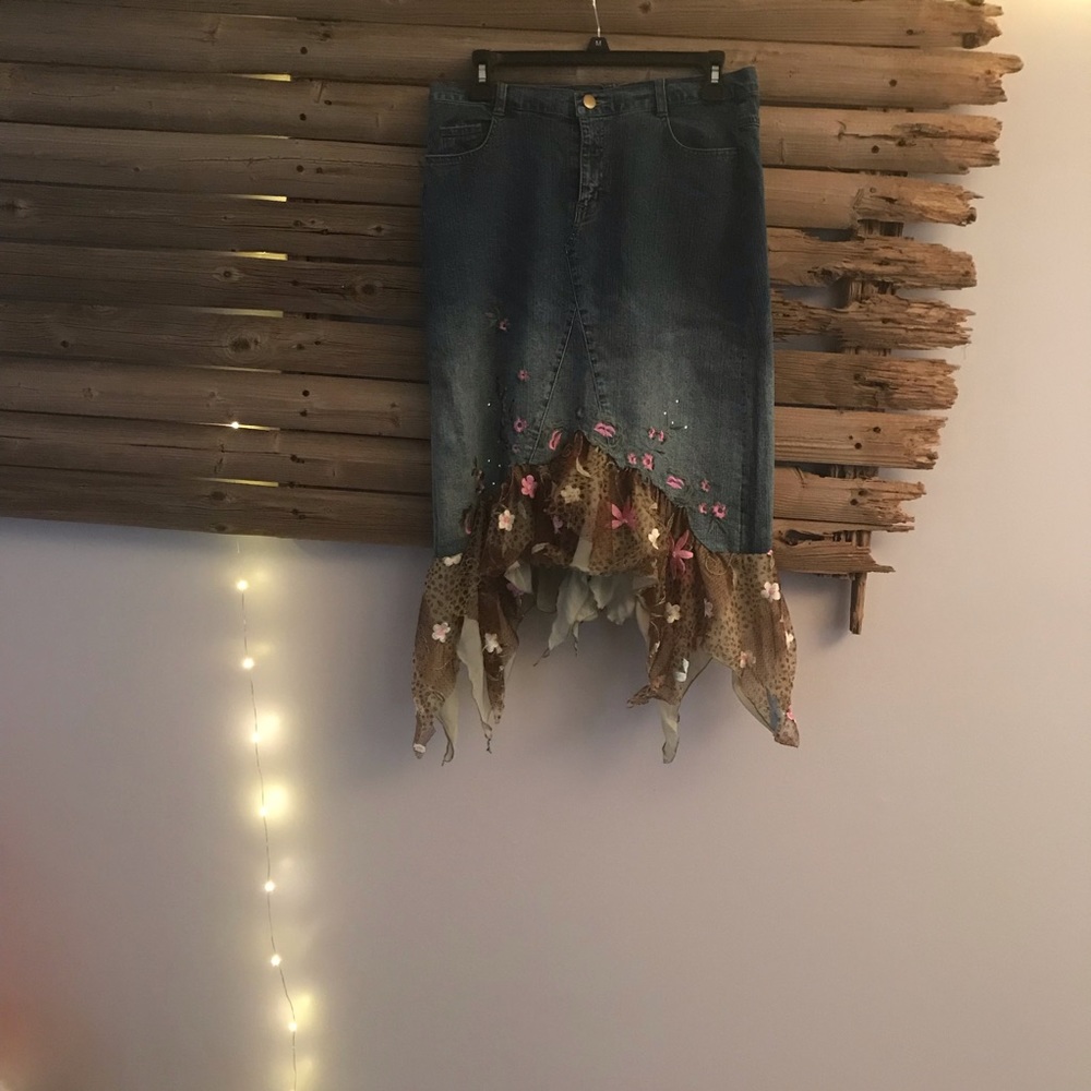 SOLD!!Fabulous Boho hippie leopard M/L denim skirt prairie cottage core - Picture 1 of 8